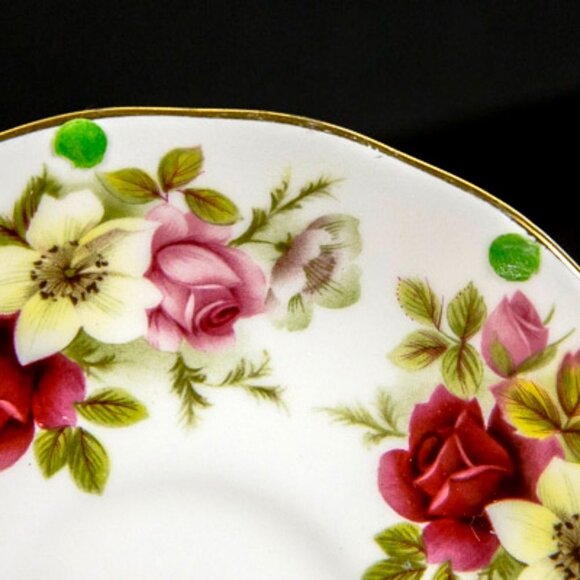 Vintage QUEEN ANNE English Bone China Multi Floral Cup and Saucer Patter… - Picture 14 of 16